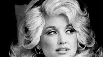 Dolly Parton in a publicity photo from 1977